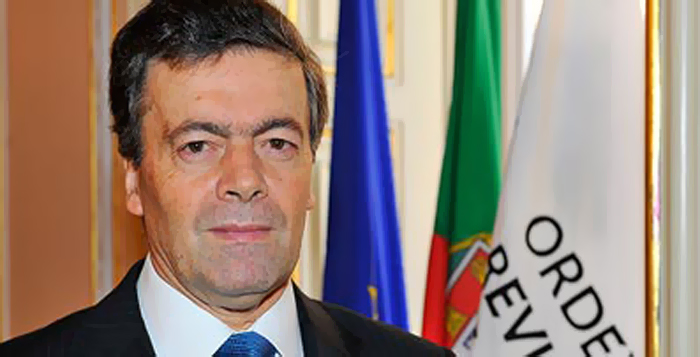 “O ‘status quo’ instalado constitui um entrave quase intransponível”